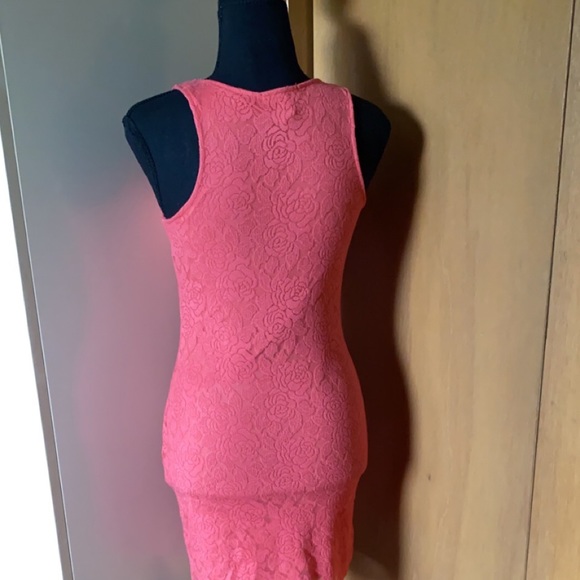 Summer lace mini dress - Picture 2 of 3